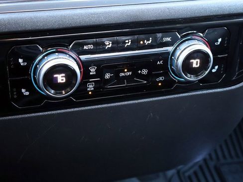 Used 2024 GMC Sierra 1500 SLT image 34