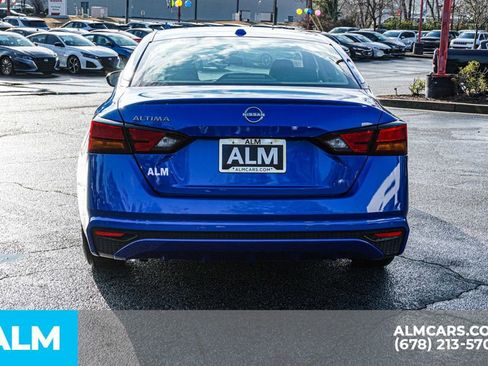 Used 2025 Nissan Altima 2.5 SV image 10