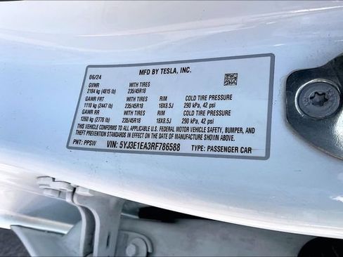 Used 2024 Tesla Model 3 Standard Range RWD image 32