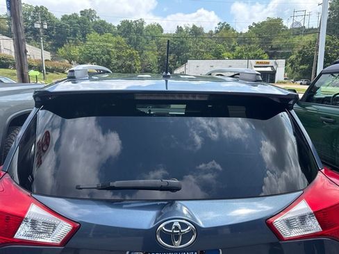 Used 2014 Toyota RAV4 LE AWD/4WD image 3