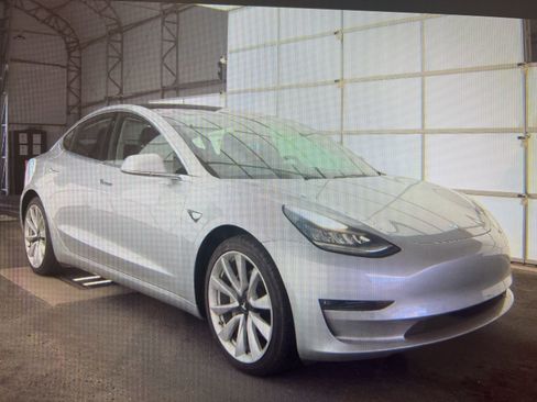 Used 2018 Tesla Model 3 Long Range image 5