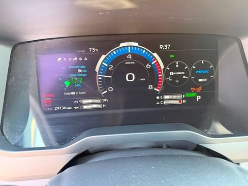 Used 2025 Toyota Sequoia Platinum AWD/4WD image 16