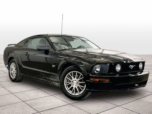 Used 2006 Ford Mustang GT Premium RWD image 3
