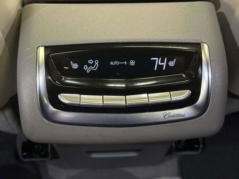 Used 2023 Cadillac XT6 Premium Luxury image 12