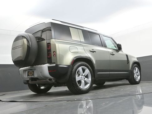 Used 2025 Land Rover Defender 110 S image 36