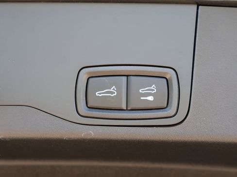 Certified 2024 Porsche Taycan 4S AWD/4WD image 16