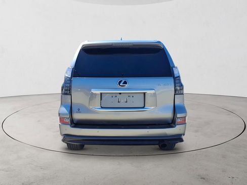 Used 2023 Lexus GX 460 Premium w/ Accessory Package AWD/4WD image 6