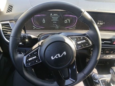 Certified 2025 Kia Seltos S image 14