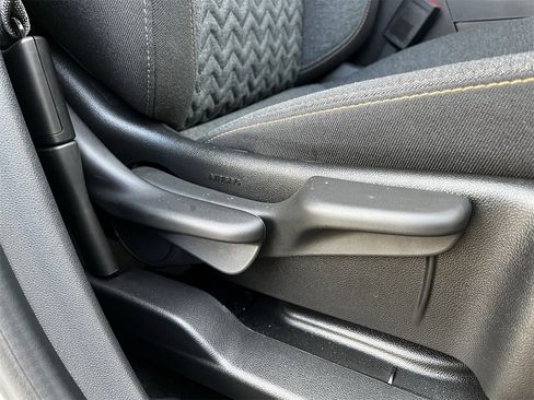 Used 2024 Chevrolet Equinox LT image 25