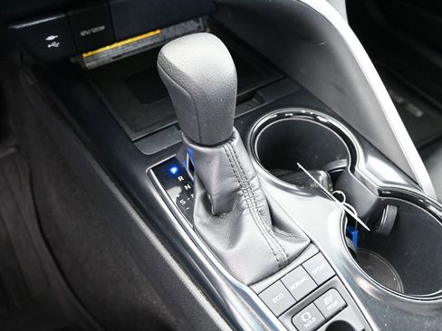 Used 2018 Toyota Camry LE w/ Audio Package FWD image 24