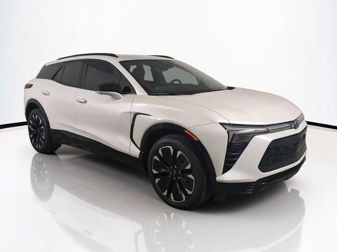 Used 2024 Chevrolet Blazer EV RS RWD image 2