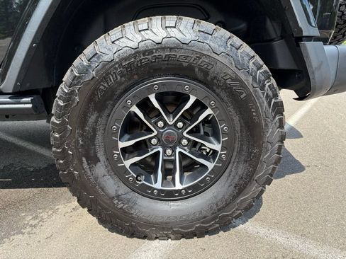 Used 2024 Jeep Wrangler Unlimited Rubicon AWD/4WD image 32