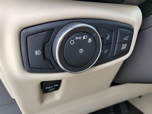 Used 2019 Lincoln Nautilus Select AWD/4WD image 21