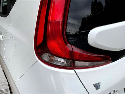 Used 2021 Kia Soul S FWD image 21