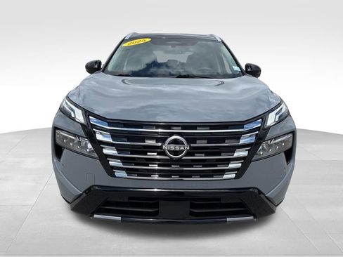 Used 2025 Nissan Rogue Platinum w/ Tech Package FWD image 2