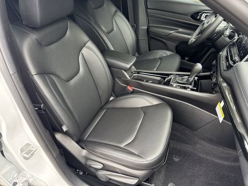 New 2026 Jeep Compass Limited image 30