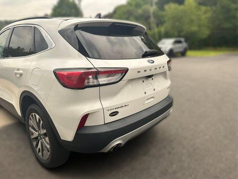Used 2022 Ford Escape Titanium AWD/4WD image 24