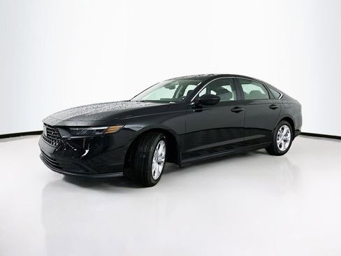 Used 2025 Honda Accord LX image 2