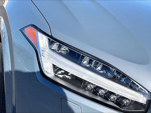 Used 2023 Volvo XC90 T8 Plus w/ Protection Package Premier image 29