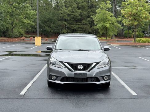 Used 2019 Nissan Sentra SR FWD image 2