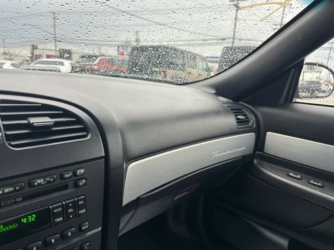 Used 2005 Ford Thunderbird image 41