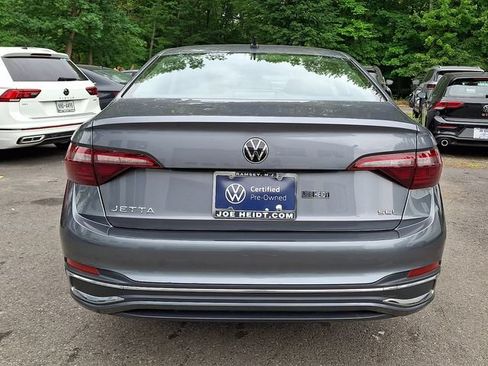 Certified 2022 Volkswagen Jetta SEL FWD image 9
