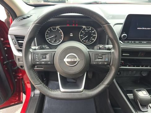 Used 2024 Nissan Rogue SV w/ SV Premium Package AWD/4WD image 18