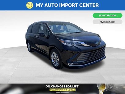 Used 2022 Toyota Sienna Platinum