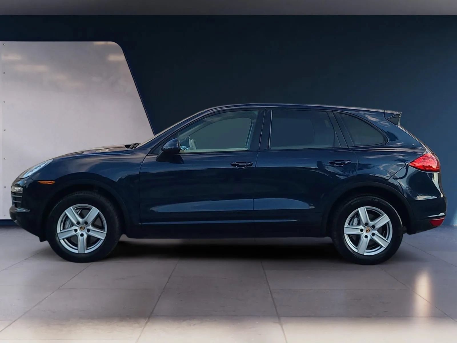 Used 2013 Porsche Cayenne S AWD/4WD image 2