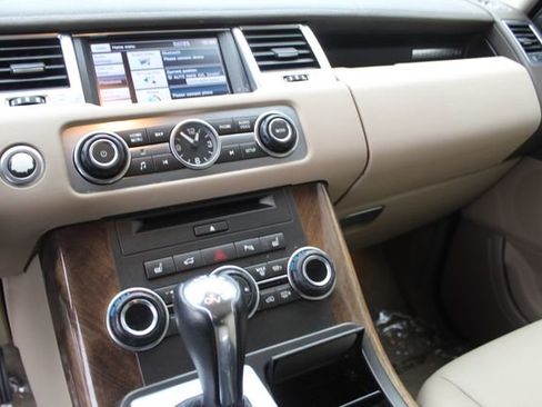 Used 2013 Land Rover Range Rover Sport HSE image 15
