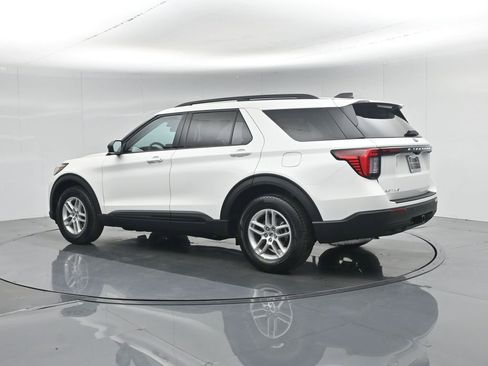 New 2026 Ford Explorer Active RWD image 6