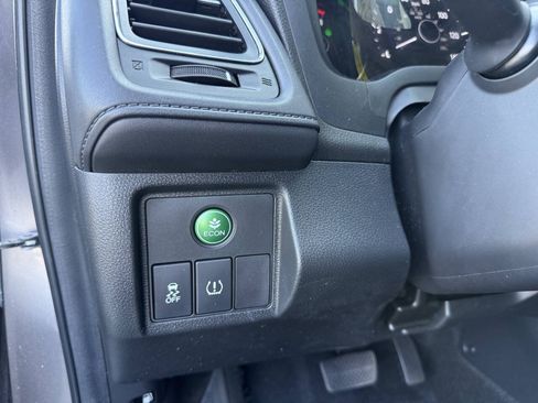 Used 2017 Honda HR-V EX image 8