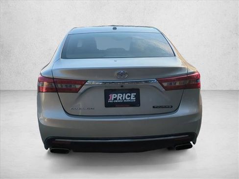 Used 2018 Toyota Avalon Touring image 7