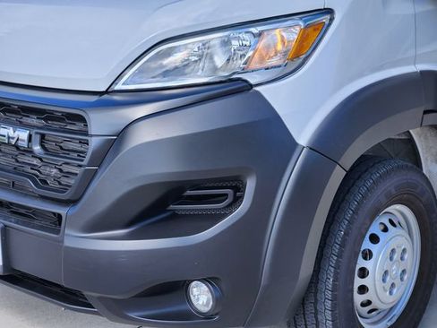 Used 2026 RAM ProMaster 2500 w/ Convenience Group FWD image 8