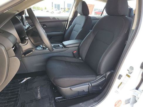 Certified 2025 Nissan Sentra S FWD image 13