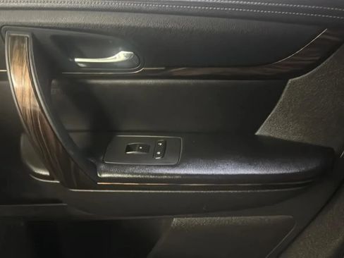 Used 2014 GMC Acadia Denali FWD image 17