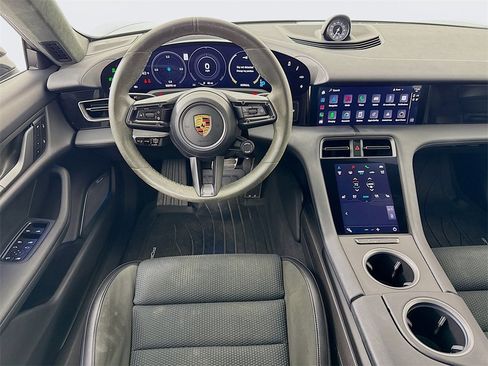 Used 2022 Porsche Taycan Turbo S image 27