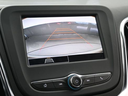 Used 2024 Chevrolet Equinox LS FWD image 17