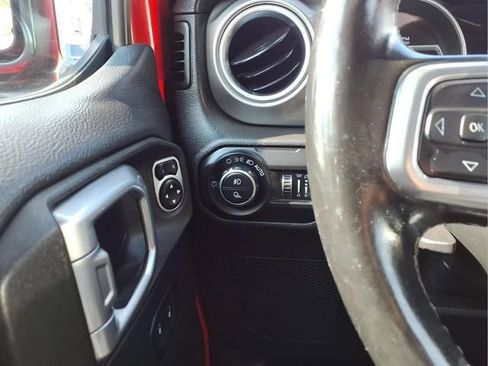 Used 2020 Jeep Gladiator Overland w/ Cold Weather Group AWD/4WD image 12