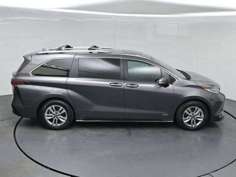 Used 2021 Toyota Sienna Limited FWD image 45