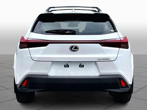 Used 2025 Lexus UX 300h FWD image 4