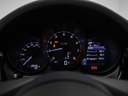 Certified 2024 Porsche Macan image 29