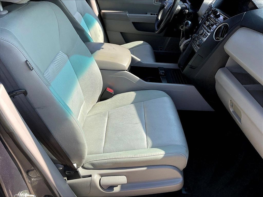 Used 2015 Honda Pilot LX image 30
