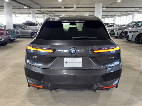 Used 2025 BMW iX xDrive50 w/ Sport Package AWD/4WD image 7