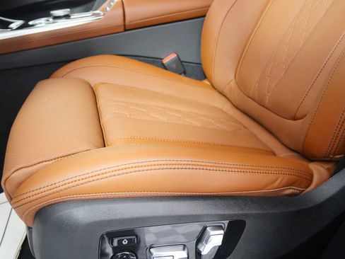 New 2026 BMW X7 xDrive40i w/ M Sport Package AWD/4WD image 10