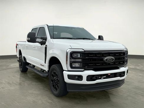 Certified 2024 Ford F250 Lariat w/ Black Appearance Package image 14