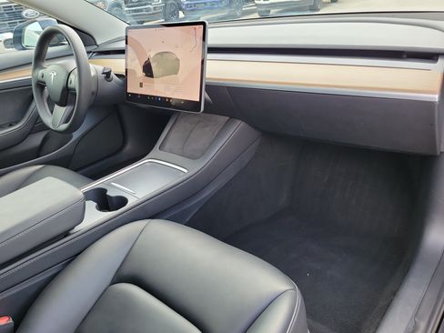 Used 2023 Tesla Model 3 Standard Range RWD image 15