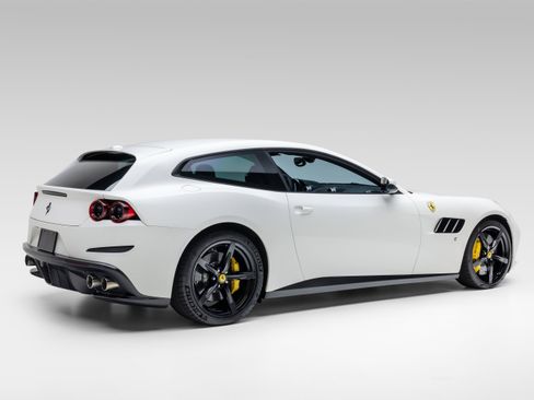 Certified 2017 Ferrari GTC4Lusso AWD/4WD image 4