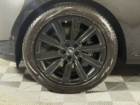 Used 2025 Land Rover Range Rover Autobiography AWD/4WD image 13