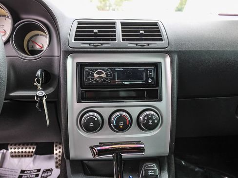 Used 2010 Dodge Challenger SE RWD image 13